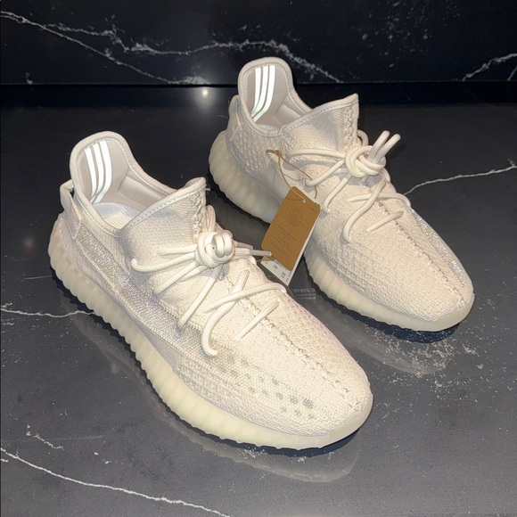 Adidas YZY 350 V2 in Bone men’s size 11 - Picture 1 of 8
